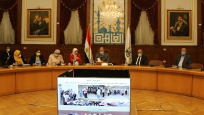 محافظ القاهرة يلتقى بوفد ممثلى البرنامج الرئاسي لتأهيل التنفيذيين