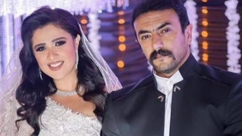 العوضي وياسمين.