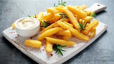 «زي المطاعم».. كيفية تحضير البطاطس المقرمشة بالنشا