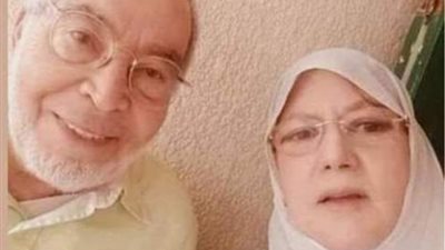 شمس البارودي في إطلالة جديدة مع زوجها