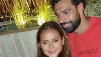 ”بنحبك يا صلاح”.. نيللي كريم تخطف الأنظار في أحدث ظهور لها برفقة محمد صلاح