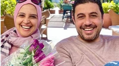 حنان ترك تعود للأضواء من خلال صورة مع زوجها
