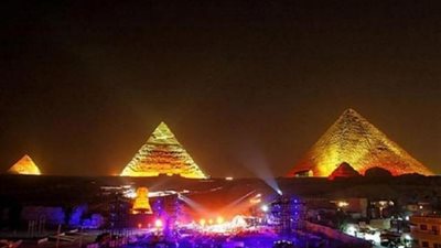 توقيع عقد تطوير عروض الصوت والضوء بالأهرامات