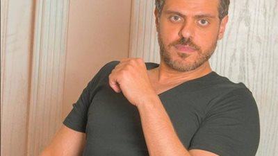 طارق صبري: ”شرفت بالمشاركة في الاختيار.. وحساباتي تعرضت للاختراق بسبب تقديم شخصية خيرت السبكي”