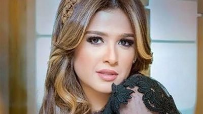 ياسمين عبد العزيز تسخر من تجاهل بوسى شلبى لها