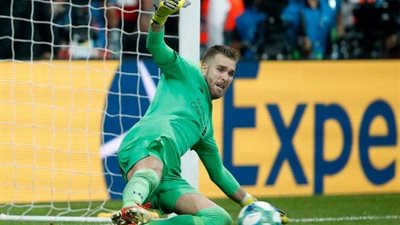 ليفربول يمدد تعاقده مع حارس المرمى الإسباني أدريان