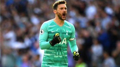 حارس مرمى المنتخب الفرنسي يكشف سبب تغاضي فريقه عن الاحتجاج على العنصرية