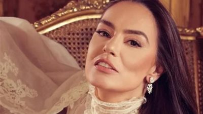 شاهد.. أول ظهور لـ شريهان من مسرحيتها الجديدة