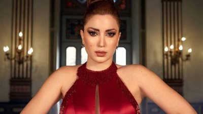 بـ هوت شورت.. نسرين طافش تشعل مواقع التواصل بصورة مثيرة على دراجة