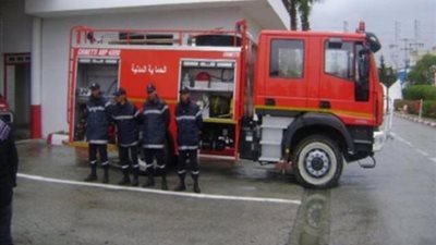 الحماية المدنية  بالقاهرة تقدم المساعدة لمريضة غير قادرة على الحركة