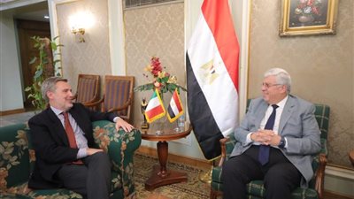 وزير التعليم العالي يبحث آليات التعاون العلمي والتكنولوجي مع إيطاليا