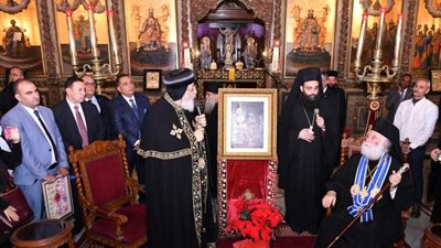 برفقة وفد كنسي.. البابا يهنئ بطريرك الروم الأرثوذكس بالكريسماس