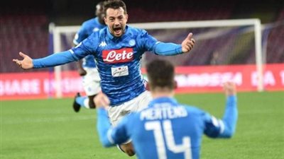 فرانكفورت يضم أمين يونس من نابولي الإيطالي