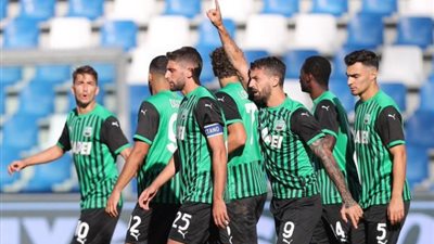 ساسولو ينتزع صدارة الدوري الإيطالي في كبرى مفاجآت البطولة