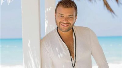 رامي صبري يكشف عن البوستر الترويجي لـ ”خلينى أشوفك تانى”.. ويعلن لجمهوره موعد طرح الأغنية