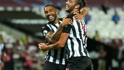 نيوكاسل يقسو على بيرنلي بثلاثية في الدوري الإنجليزي