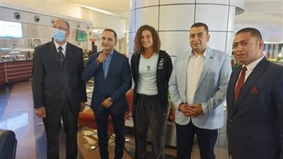 ميار شريف تصل القاهرة بعد انجاز رولان جاروس