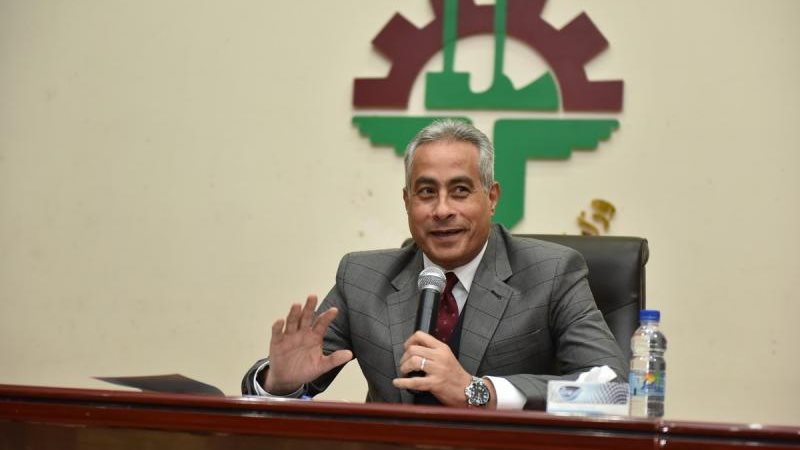 وزير القوى العاملة