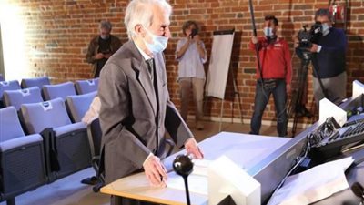 تخرج من الجامعة وعمره 93 عامًا.. حكاية الجد ريميني التى أشعلت السوشيال ميديا