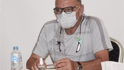 طلعت يحذر لاعبيه من فقد النقاط والغيابات تأرق الجهاز