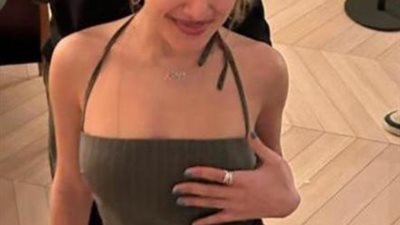 كنزى عمرو دياب تثير الجدل بصورة برفقة احد اصدقائها