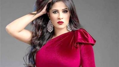 ياسمين عبد العزيز بإطلالة شبابية فى أحدث ظهور لها