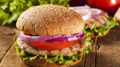 آخر تقاليع كورونا.. مطعم يتعرض لغرامة 1300 دولار بسبب تأخر الوجبة 4 دقائق