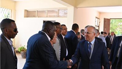 ‫تفاصيل زيارة وزير الموارد المائية والري للخرطوم