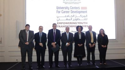 وزير التعليم العالي يطلق المرحلة الثانية لمشروع المراكز الجامعية للتطوير المهني بالتعاون مع الوكالة الأمريكية للتنمية الدولية والجامعة الأمريكية بالقاهرة