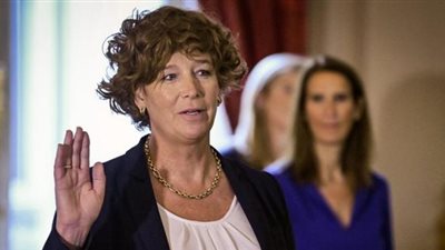 حاسبوني علي أفعالي.. اعترافات أول وزيرة متحولة جنسيا