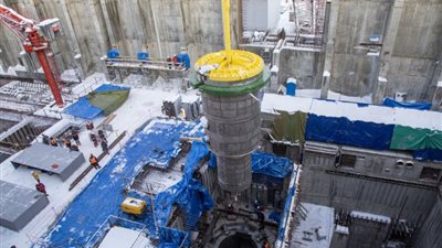 «روساتوم» تنجح في تثبيت هيكل المفاعل الروسي الفريد للأبحاث MBIR