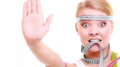 أبرزها الصداع وجفاف البشرة.. هذه العلامات تثبت «فشل الدايت»