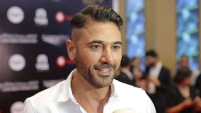 أحمد عز يواصل تحضيراته لفيلمه الجديد مع شريف عرفة