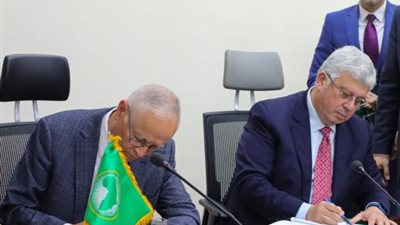 وزير التعليم العالى يوقع اتفاقية إنشاء مقر وكالة الفضاء الإفريقية فى مصرخ