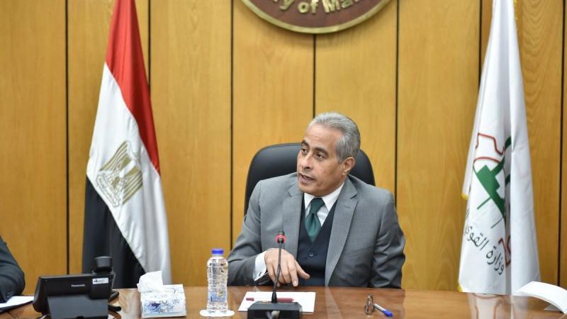 وزير القوى العاملة