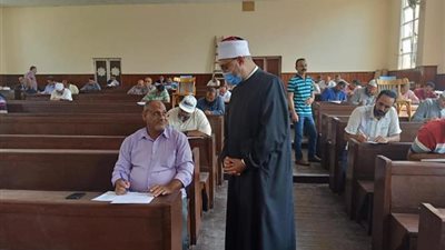 أمين ”البحوث الإسلامية” يتابع الاختبارات التحريرية لاختيار مبعوثي الأزهر إلى دول العالم