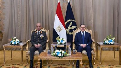وزير الدفاع والإنتاج الحربى وقيادات القوات المسلحة يهنئون وزير الداخلية بعيد الشرطة