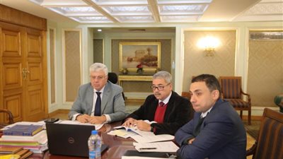وزير التعليم العالي والبحث العلمي يرأس اجتماع مجلس إدارة المعهد القومي للبحوث الفلكية والجيوفيزيقية