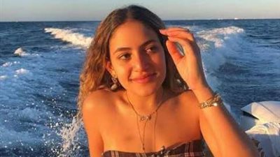 كنزى عمرو دياب بإطلالة جريئة فى أحدث ظهور لها