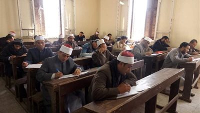 صور.. بدء الاختبارات التحريرية لاختيار مبعوثي الأزهر لدول العالم