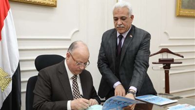 محافظ القاهرة يعتمد نتيجة الفصل الدراسى الأول للشهادة الاعدادية بنسبة نجاح ٧٧.٧ %