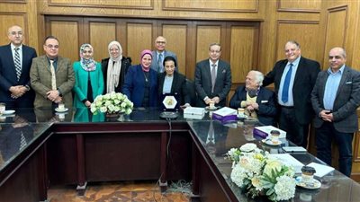 رئيس مركز بحوث البناء يكرم حبيبة حسن واصف لفوزها بجائزة ولقب «الأسطورة الحية للاتحاد الدولي لعلوم التغذية»