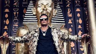 محمد رمضان يحتفل بتخطي اغنيته الجديدة ”نصابة” مليون مشاهدة