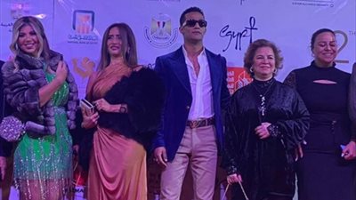 محمد رمضان يهدي تكريمه في مهرجان الأقصر للسينما الإفريقية للراحل عمر الشريف