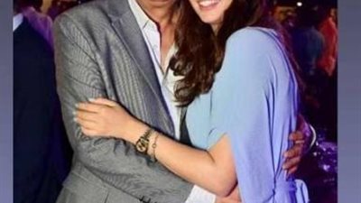 بدموع وكلمات مؤثرة..هكذا ودع هاني مهنا نجلته بعد زواجها