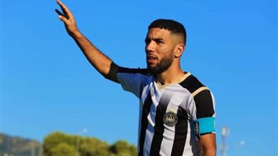 القندوسى ينضم لبعثة الأهلى فى مونديال الأندية اليوم