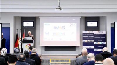 وزير التعليم العالي يشهد افتتاح فعاليات المؤتمر الدولي للموجات الدقيقة والهوائيات بالجامعة الألمانية