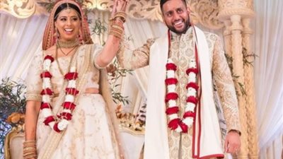 آخر تقاليع كورونا.. على مساحة 500 فدان عروسان يحتفلان بزفافهما في «توك توك»