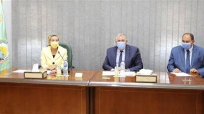 وزير الزراعة يبحث مع وزيرة البيئة الاستفادة من المخلفات والمتبقيات الزراعية والحيوانية