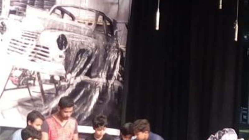 مسرحية ورود بتتفتح